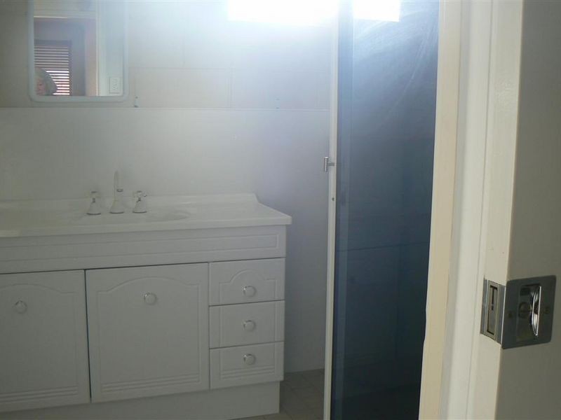 4/221 Middle Street, Cleveland QLD 4163