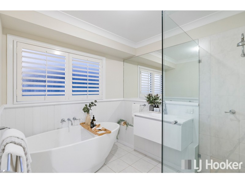 20 Compass Court, Raby Bay QLD 4163