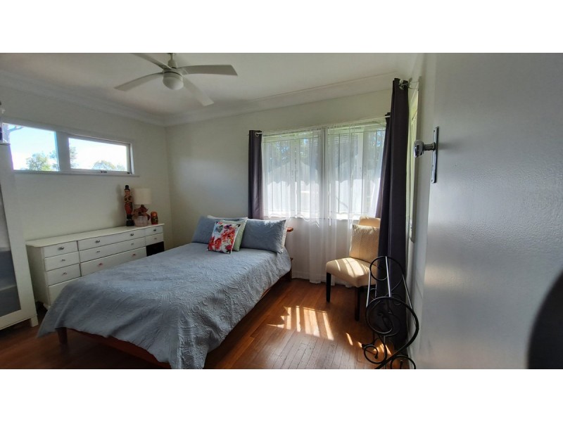 8 Curlew Street, Macleay Island QLD 4184