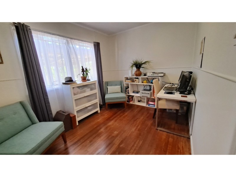 8 Curlew Street, Macleay Island QLD 4184