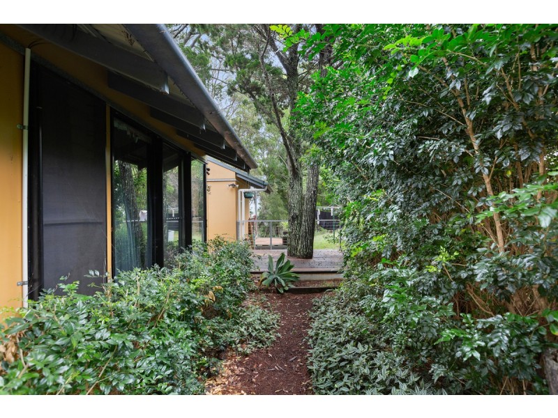 14 Thompson Esplanade, Russell Island QLD 4184