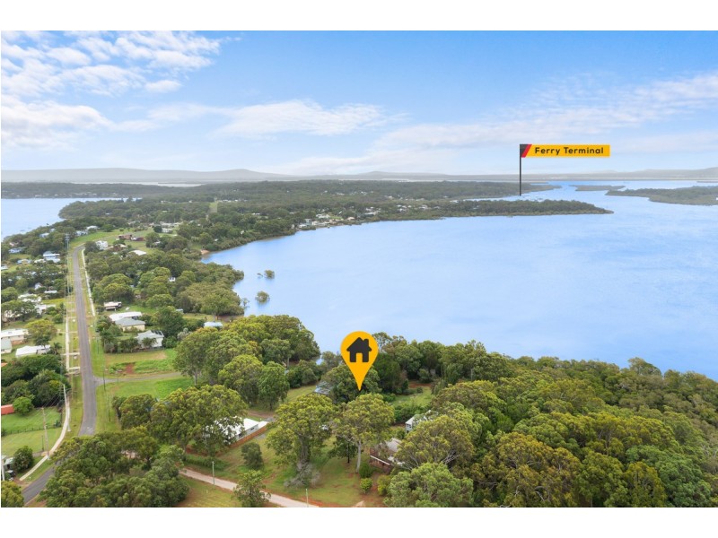 14 Thompson Esplanade, Russell Island QLD 4184