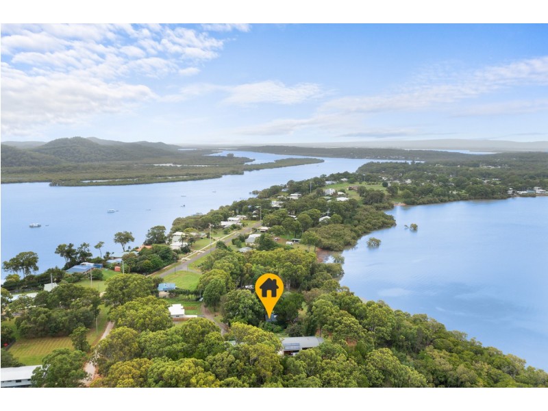14 Thompson Esplanade, Russell Island QLD 4184