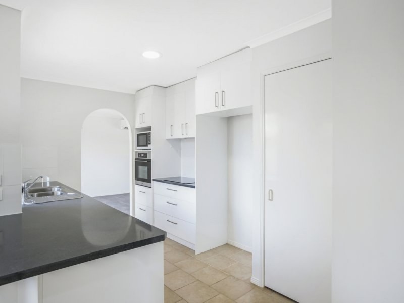 1 Tea Tree Court, Victoria Point QLD 4165