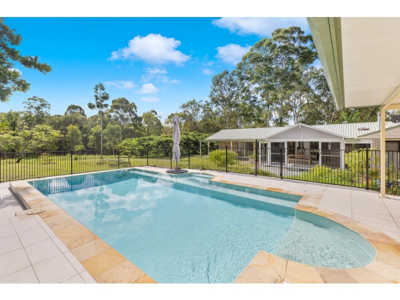 27 Tipuana Drive, Capalaba QLD 4157