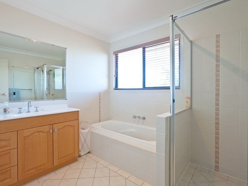 18 Hawkins Place, Thornlands QLD 4164
