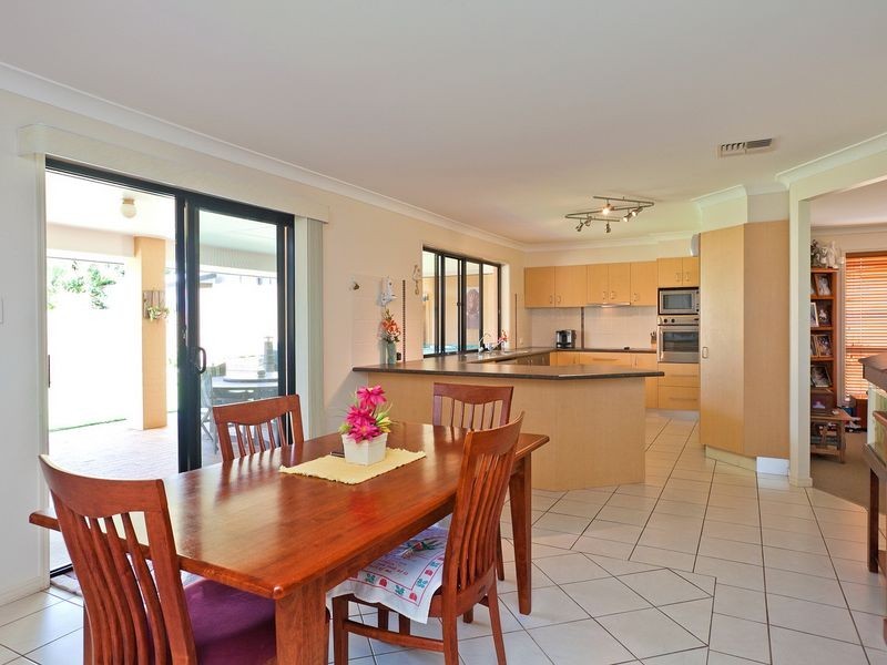 18 Hawkins Place, Thornlands QLD 4164