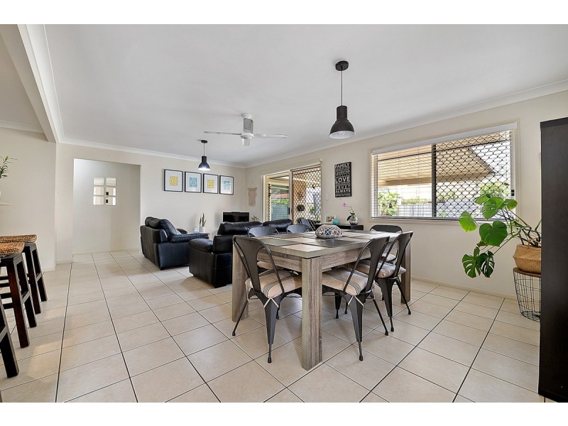 8 Kelsall Close, Victoria Point QLD 4165