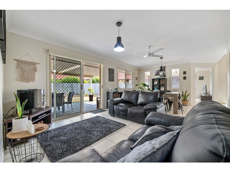 8 Kelsall Close, Victoria Point QLD 4165