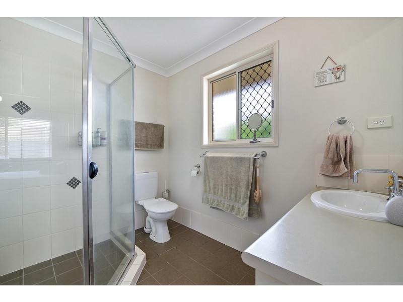 8 Kelsall Close, Victoria Point QLD 4165