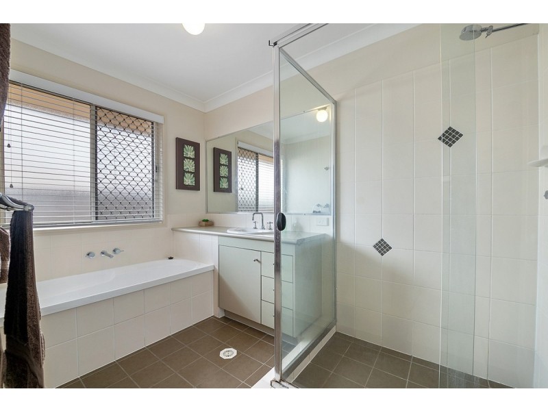 8 Kelsall Close, Victoria Point QLD 4165