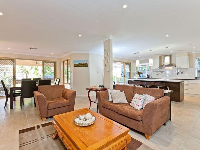 2 Nautilus Drive, Ormiston QLD 4160