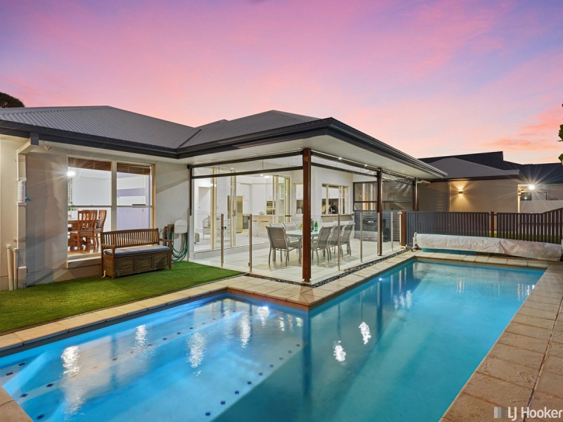 19 Samuel Court, Manly West QLD 4179