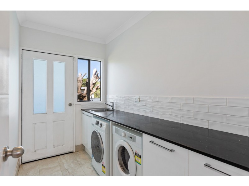 20 Mark Road, Russell Island QLD 4184