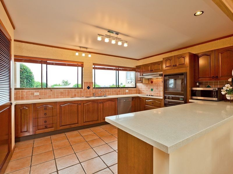 8 Outlook Parade, Ormiston QLD 4160