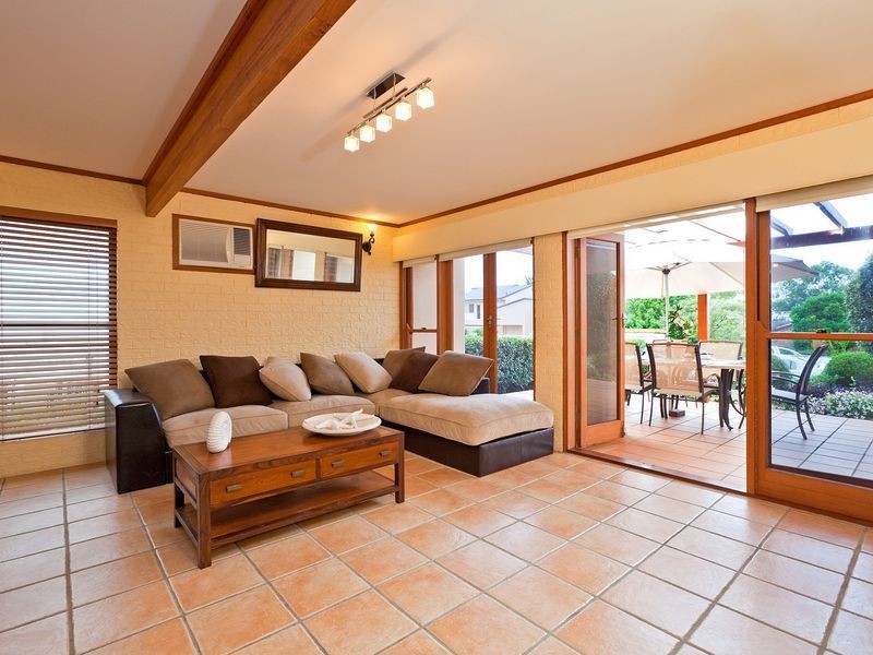 8 Outlook Parade, Ormiston QLD 4160