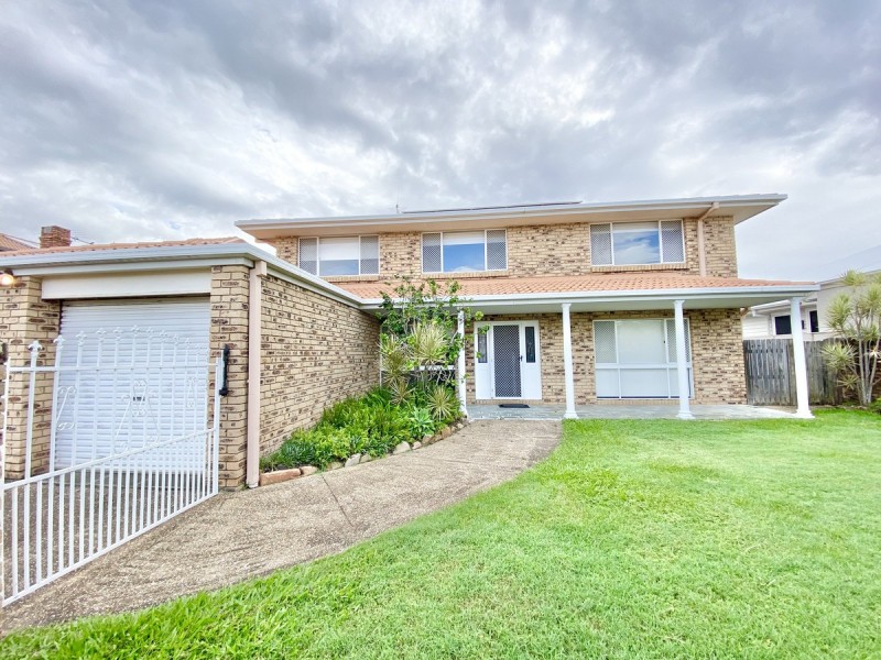 8 Sternlight Court, Raby Bay QLD 4163