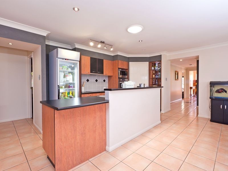 18 Ribonwood Street, Thornlands QLD 4164