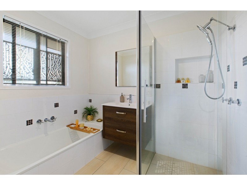 1 Lacerta Place, Wynnum QLD 4178