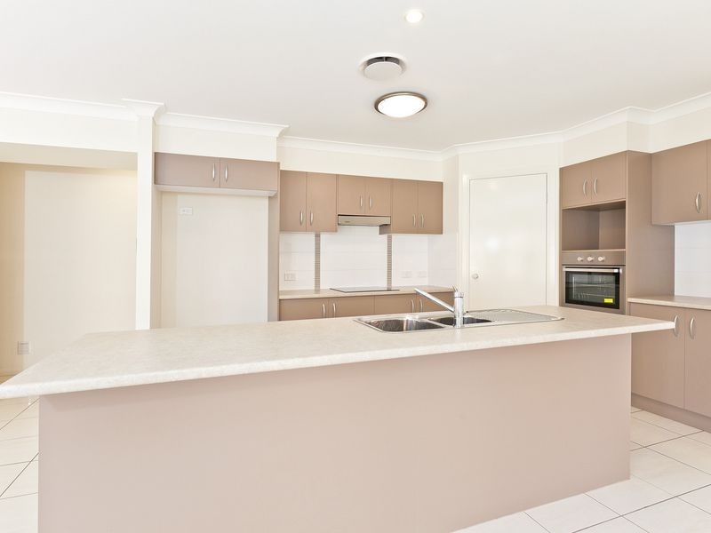 19 Pentecost Place, Redland Bay QLD 4165
