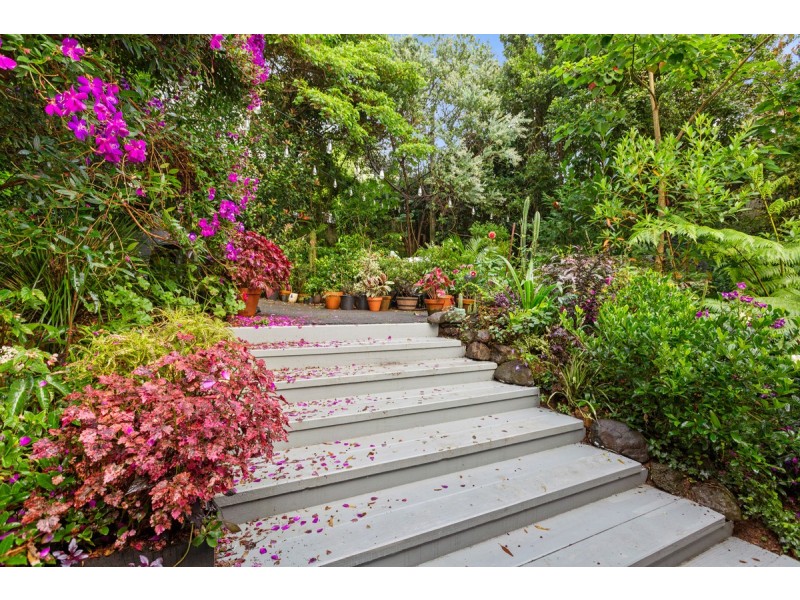 10 Katmai Court, Tamborine Mountain QLD 4272