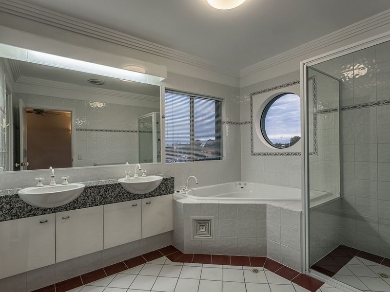 29/10-14 Esperance Court, Raby Bay QLD 4163