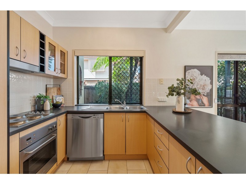 2/219 Shore Street West, Cleveland QLD 4163