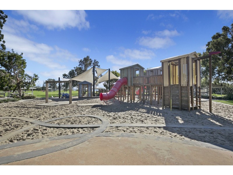 24 Booran Street, Lota QLD 4179