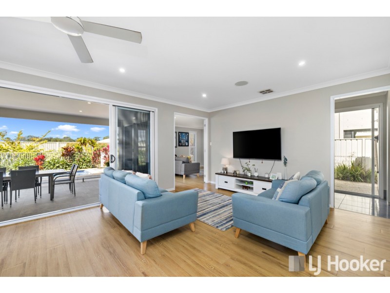 77 Waterville Drive, Thornlands QLD 4164