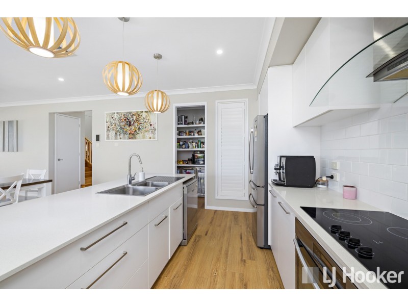 77 Waterville Drive, Thornlands QLD 4164