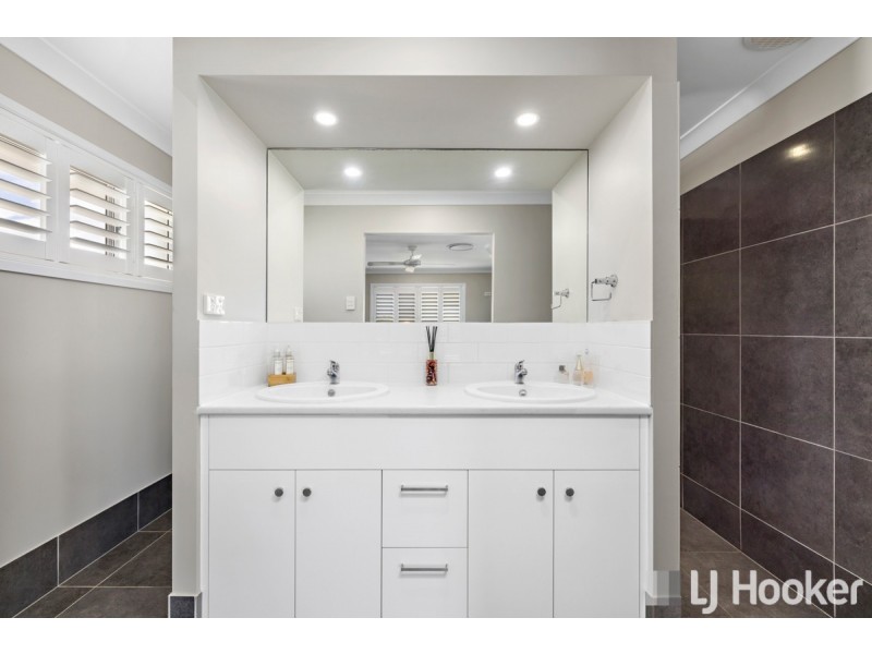 77 Waterville Drive, Thornlands QLD 4164