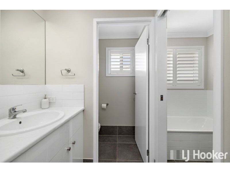 77 Waterville Drive, Thornlands QLD 4164