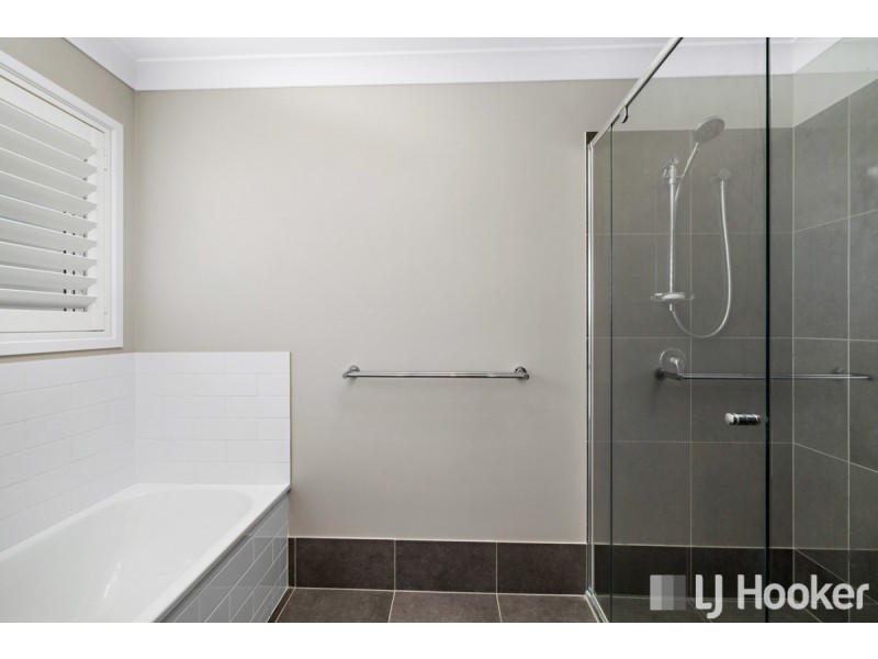 77 Waterville Drive, Thornlands QLD 4164