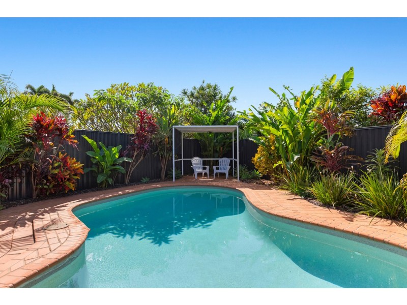 3 Vicki Place, Victoria Point QLD 4165