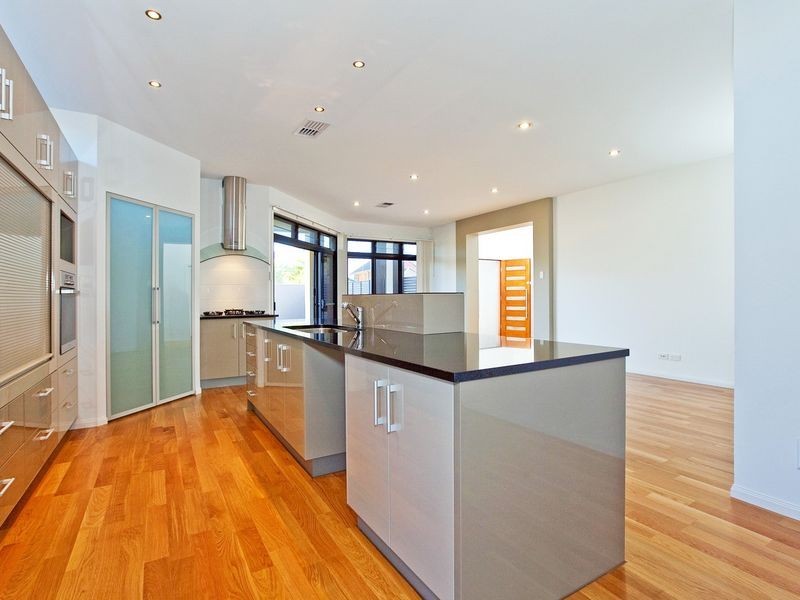 19 Anchorage Drive, Raby Bay QLD 4163
