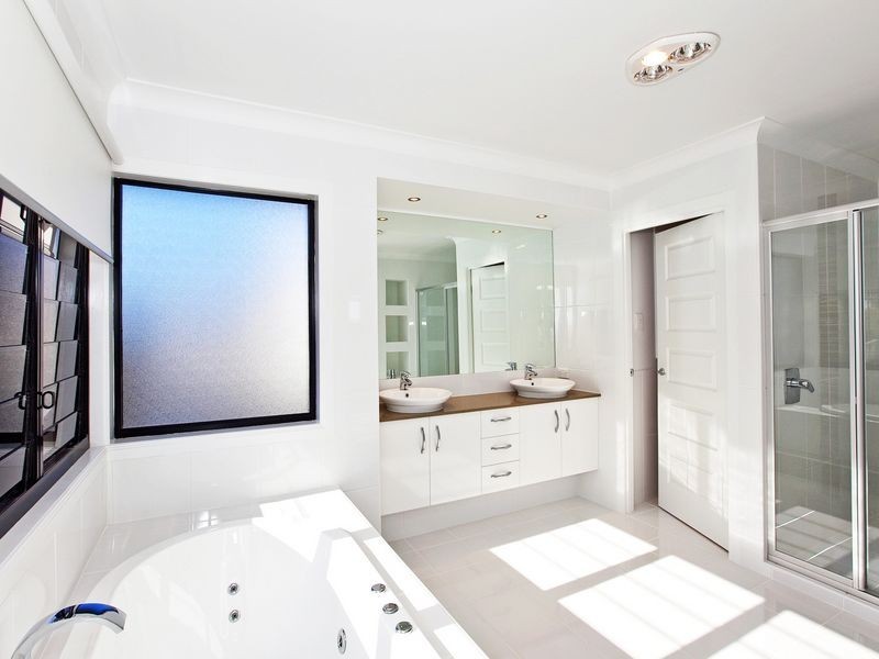 19 Anchorage Drive, Raby Bay QLD 4163