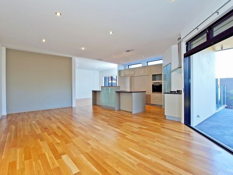 19 Anchorage Drive, Raby Bay QLD 4163