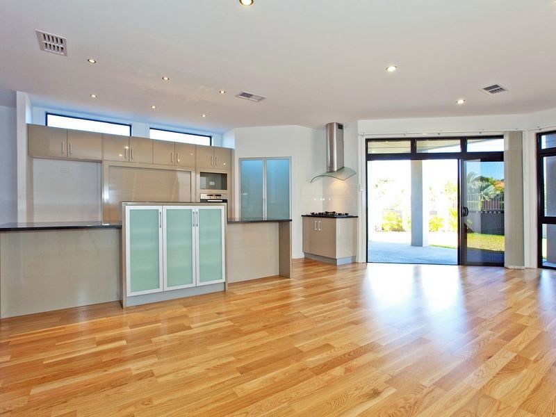 19 Anchorage Drive, Raby Bay QLD 4163