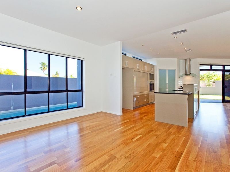 19 Anchorage Drive, Raby Bay QLD 4163