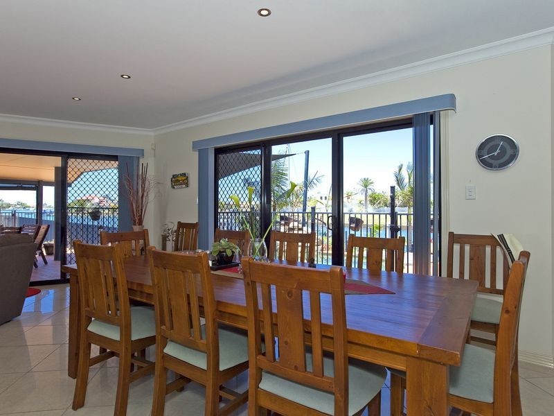 1 Sternlight Court, Raby Bay QLD 4163