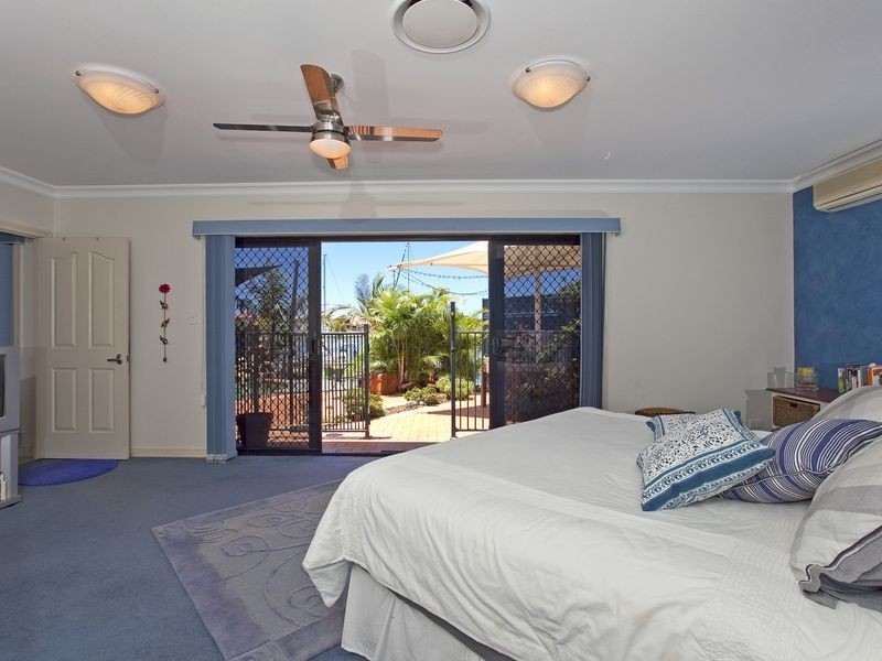 1 Sternlight Court, Raby Bay QLD 4163