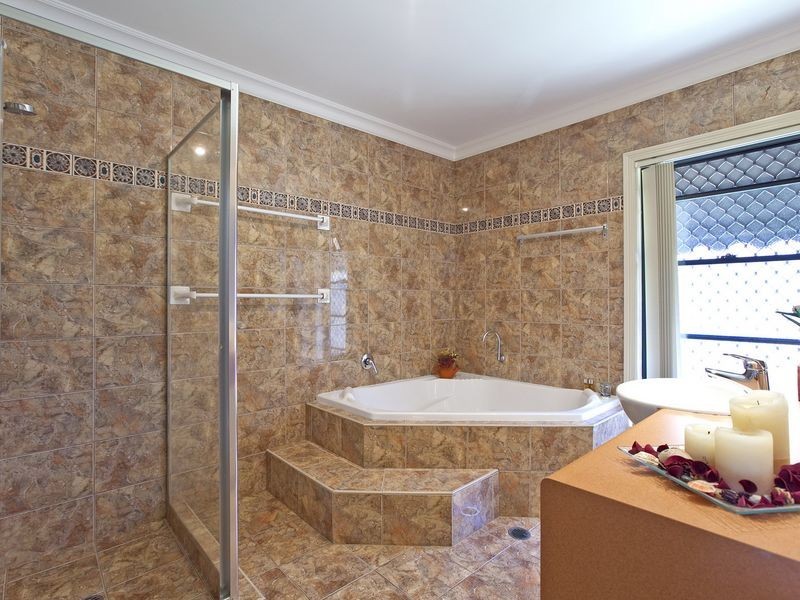 1 Sternlight Court, Raby Bay QLD 4163