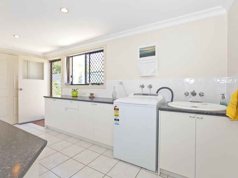 1 Sternlight Court, Raby Bay QLD 4163