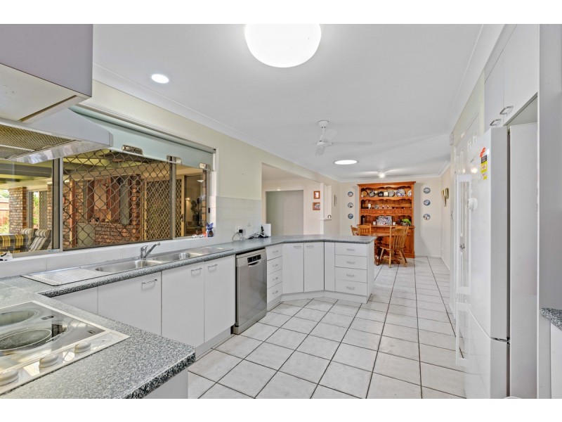27 Crossley Drive, Wellington Point QLD 4160