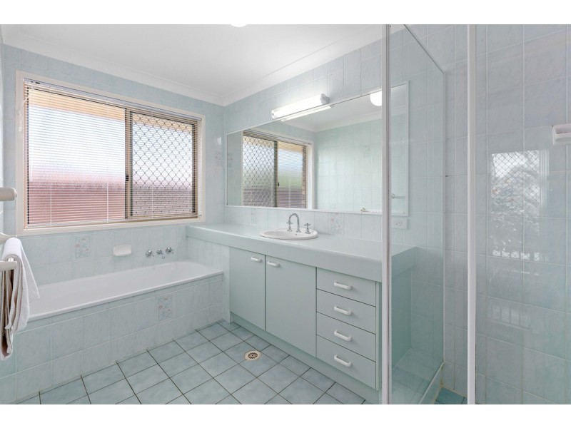 27 Crossley Drive, Wellington Point QLD 4160