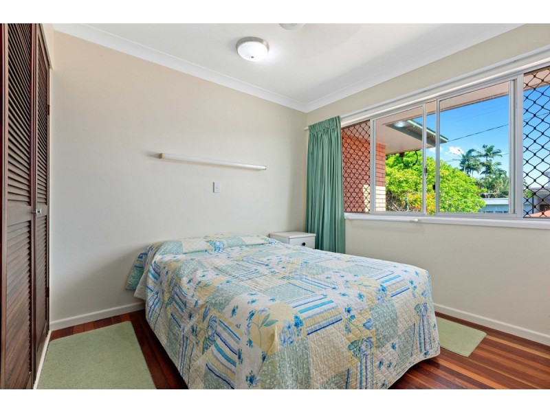 7 Winston Street, Wynnum West QLD 4178