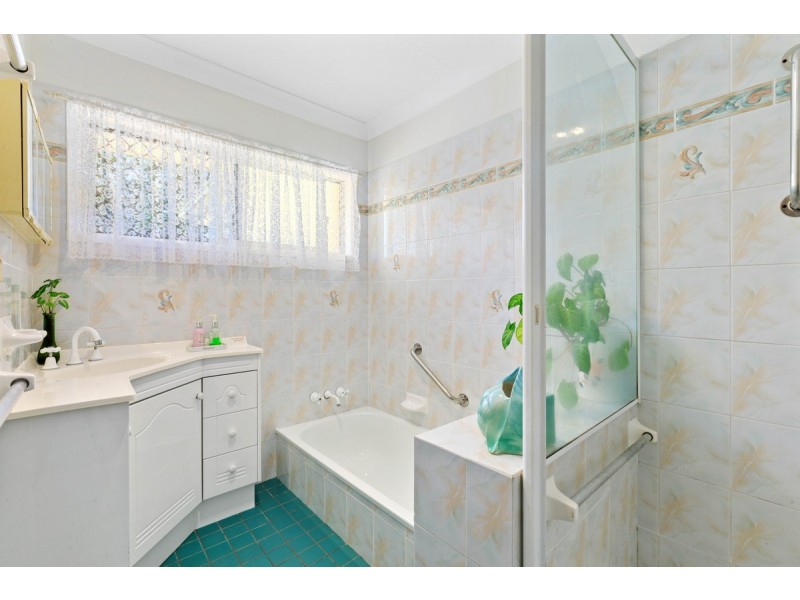 7 Winston Street, Wynnum West QLD 4178