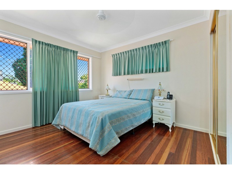 7 Winston Street, Wynnum West QLD 4178