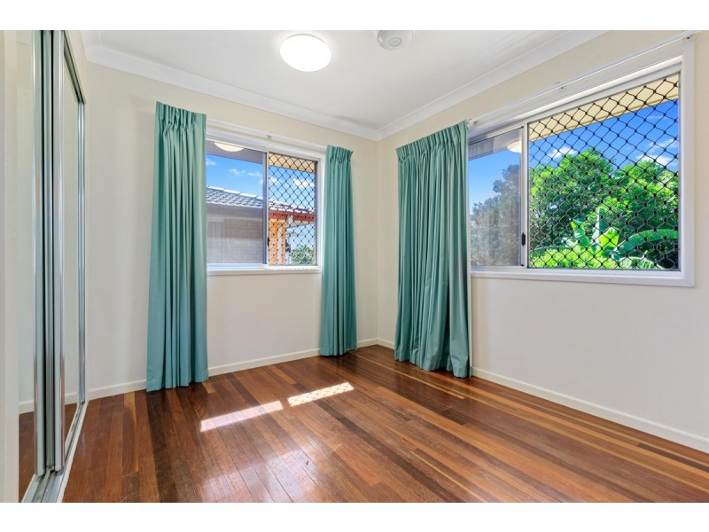 7 Winston Street, Wynnum West QLD 4178