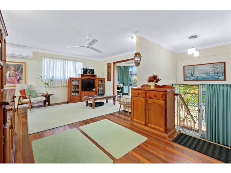 7 Winston Street, Wynnum West QLD 4178